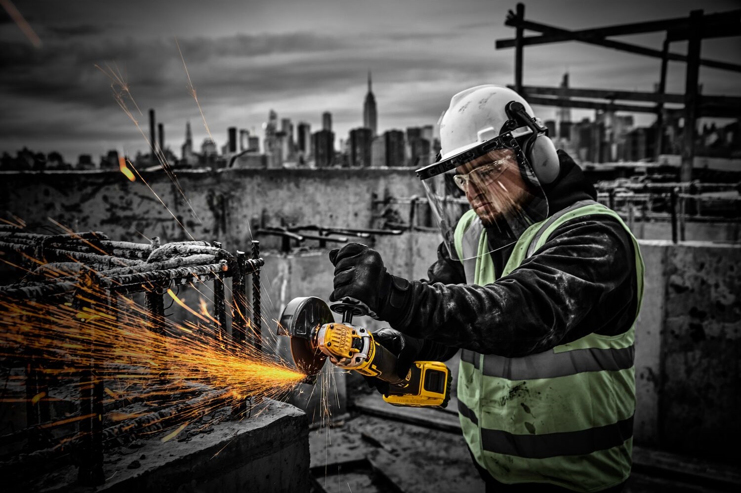 DCG409H2T Mini-Amoladora sin escobillas XR 18V 125mm POWERSTACK Li-Ion 5Ah - DEWALT