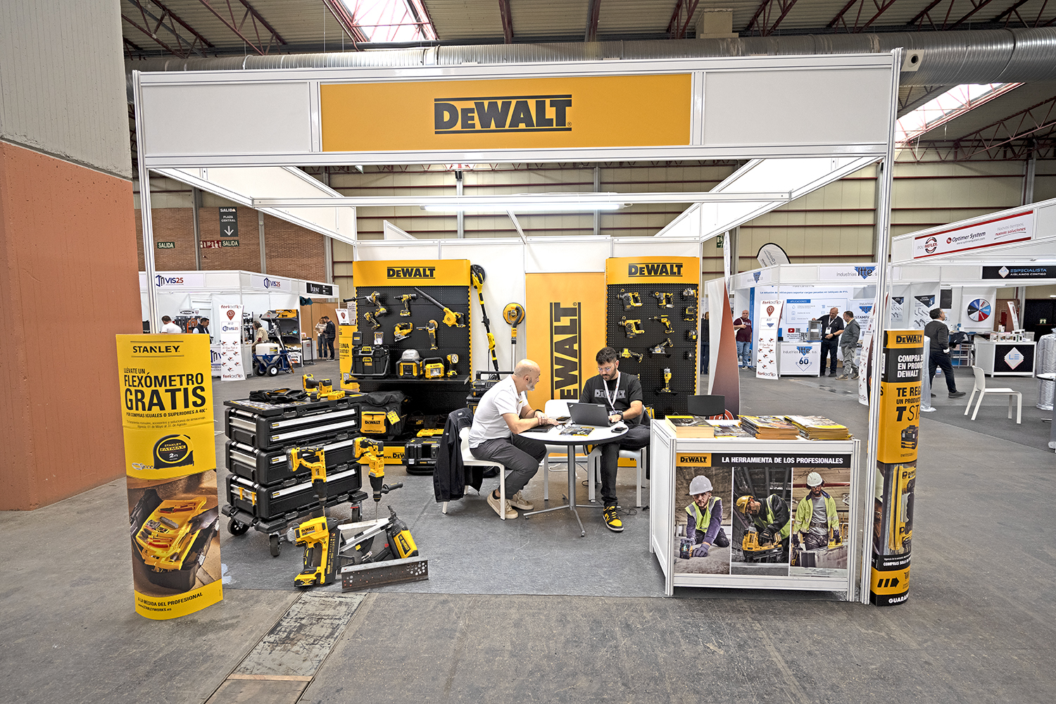 DEWALT-STANLEY-BLACK-DECKER-FERIAD'IP-2024