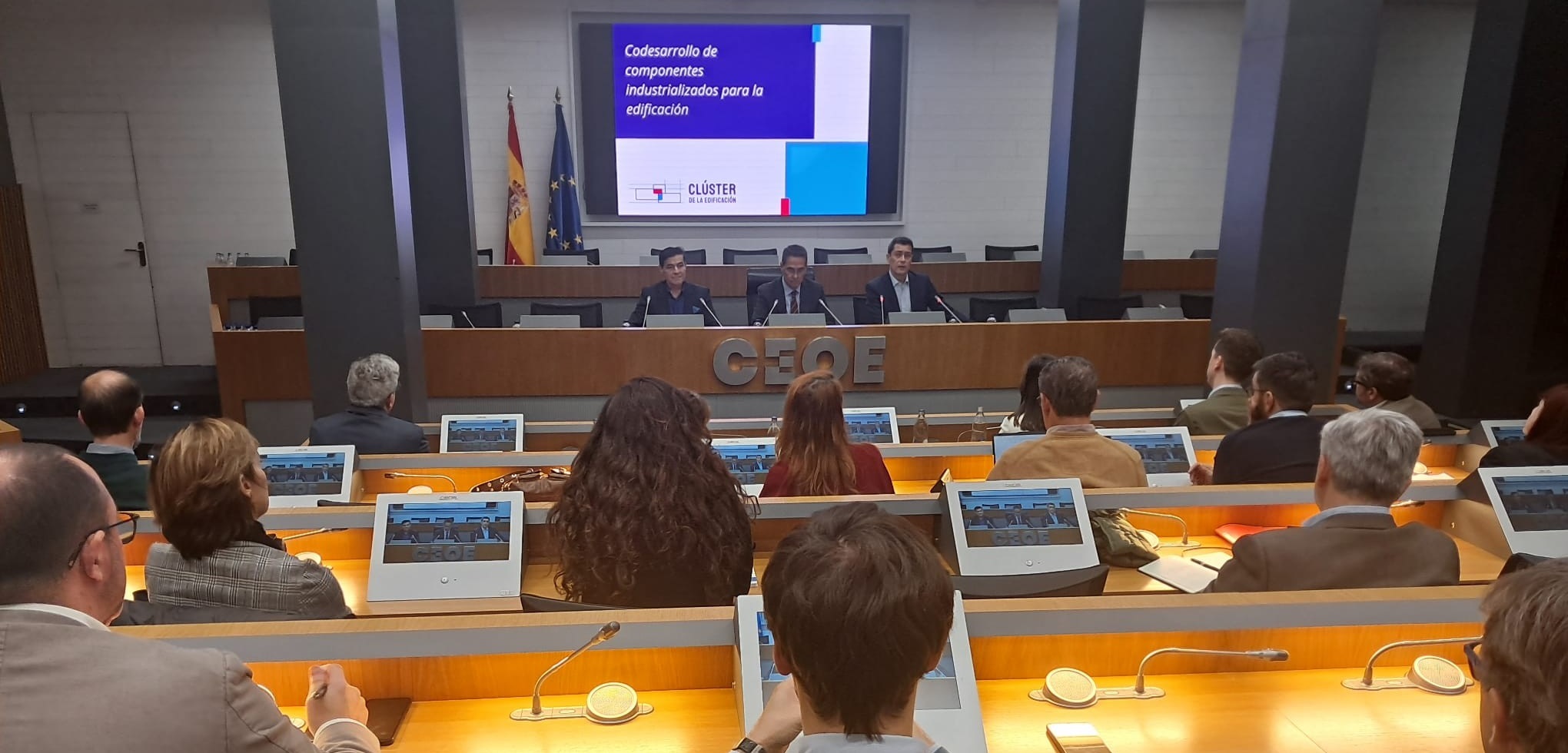 Codesarrollo de componentes industrializados para la edificación